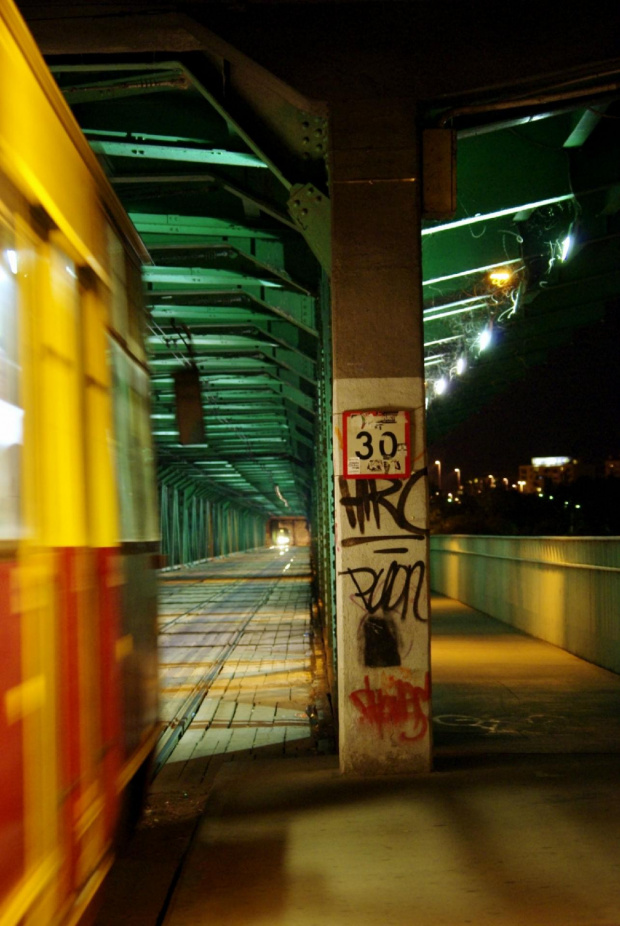 #most #noc #światło #tramwaj