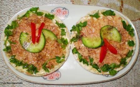Wafle ryżowe z tuńczykiem
Przepisy do zdjęć zawartych w albumie można odszukać na forum GarKulinar .
Tu jest link
http://garkulinar.jun.pl/index.php
Zapraszam. #WafleRyżowe #tuńczyk #przekąski #kulinaria #gotowanie #PrzepisyKulinarne
