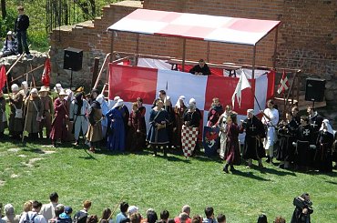 Festyn na zamku w Czersku #festyn #zamku #siedziba #pzk #oddział #tapeta #zabawa