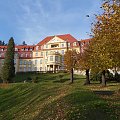 Szpital Bukowiec w Kowarach wybudowany w latach 1916-1920 jako sanatorium odzyskuje powoli swój blask i klimat :) #jesień #Bukowiec #Kowary