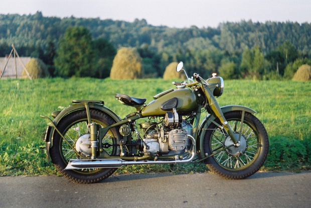 M-72 1954r. #motocykle #ruiny #zabytki #zamki