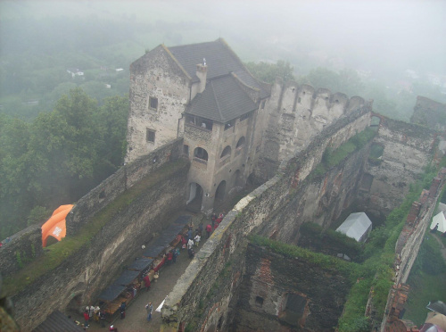 Panorama zamku z wieży.
