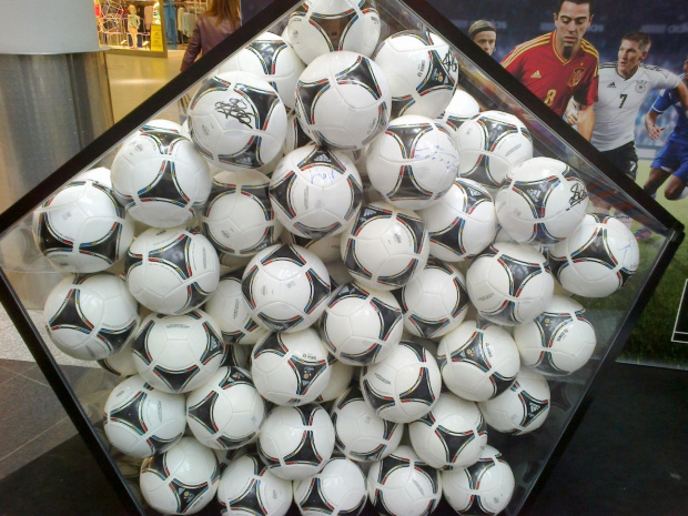 Promocja piłki na Euro 2012 w Galerii Krakowskiej 2012 06 02