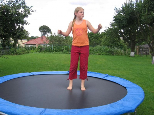 Kasia na trampolinie