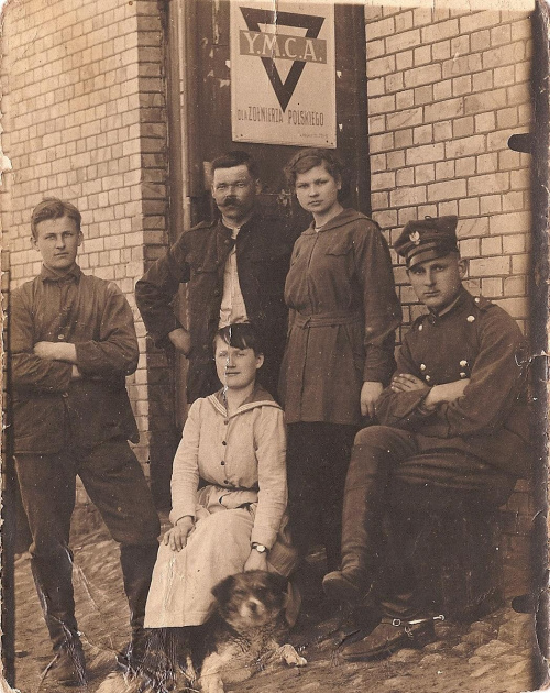 Marcin Wietrzykowski
(siedzi 1. z prawej)