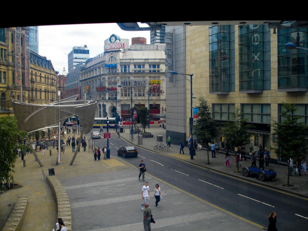 Manchester - coś w stylu London Eye, ale kręci się szybciej i robi 4 okrążenia