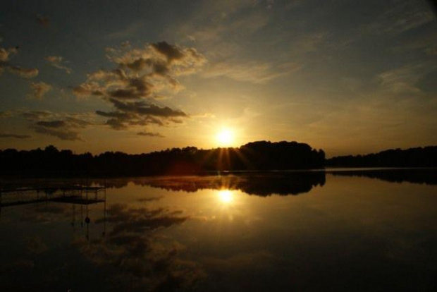 "tam gdzie rzeczywistość spotyka się z marzeniem" #ZachódSłońca #jezioro