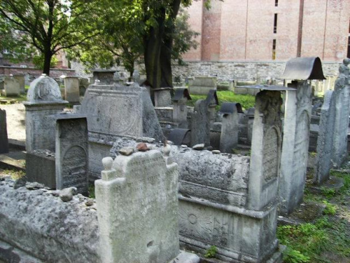 Kazimierz w Krakowie. Żydowski cmentarz w centrum miasta.