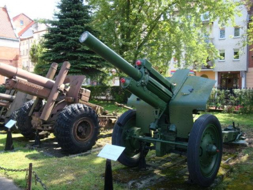 Jedno z podstawowych dział Armii Czerwonej , 122 mm haubica M-30 wz.1938.