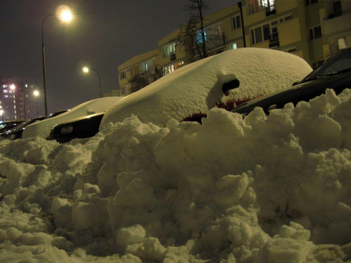 Troche zimy...dla tych ,którym mało #Warszawa #SaskaKępa #zima #noc #śnieg