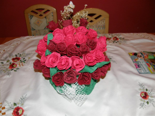 Róże z bibuły :)