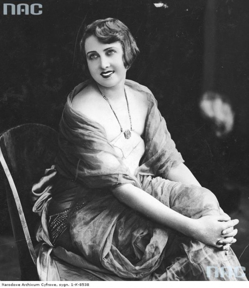 Helena Makowska, aktorka, piosenkarka_1915-1939 r.