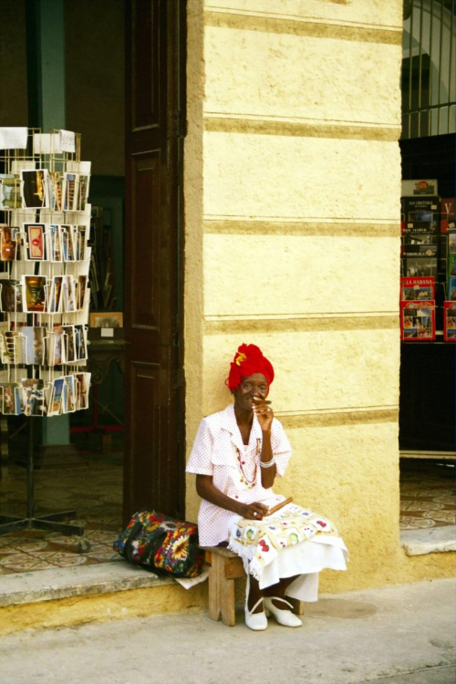 Kubanaka z cygarem #cygaro #Havana #kobieta #Kuba #kubanka #handel