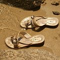 Zwyczajne sandały na zwyczajnym piasku ;)