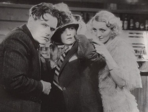 Aktorzy Kazimiera Skalska ( 1. z prawej ), Jadwiga Smosarska i Eugeniusz Bodo, zdjęcia z filmu " Czy Lucyna to dziewczyna ?_1934 r.