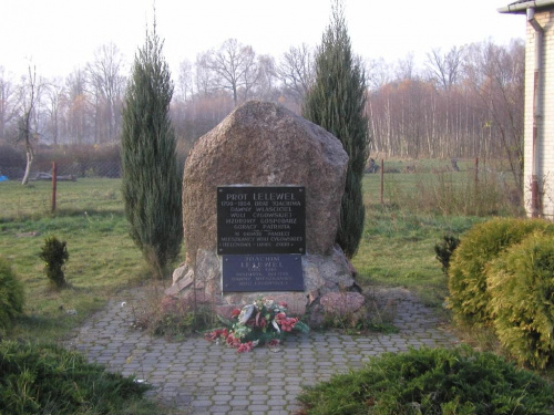 Pomnik znajduje się w Woli Cygowskiej. #Pomniki