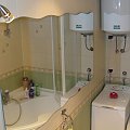 łazienka - wydajny i energooszczędny bojler 60L, wygodny dostęp do pralki, cała instalacja wymieniona na nową (miedź i PCV)