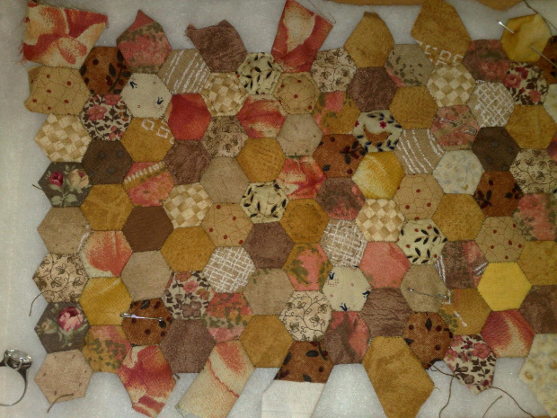 patchwork szyty ręcznie 14,5 na 25 cm #patchwork #hexagon #SzycieRęczne