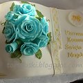 Księga komunijna z różami #Komunia #tort #kościół #Kraków