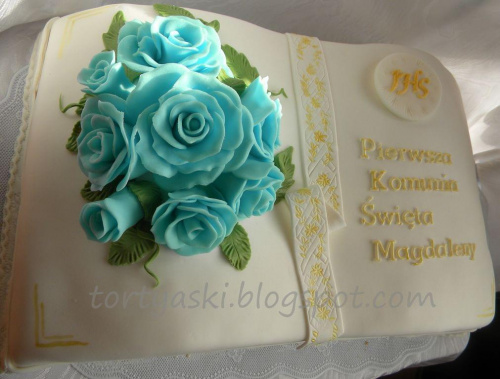Księga komunijna z różami #Komunia #tort #kościół #Kraków