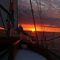 Zachód słońca - gdzieś na środku Bałtyku #rejs #Bałtyk #ZachódSłońca #morze