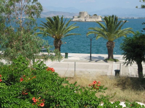 Grecja forteca Bourdzi w Zatoce Nafplio