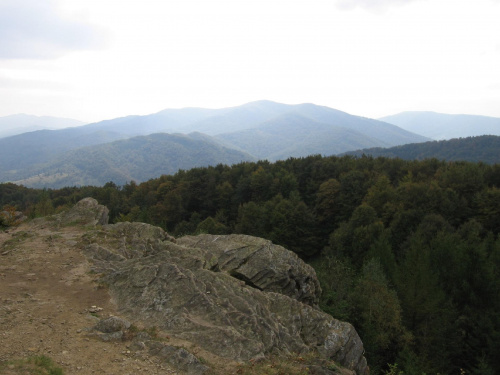 Widoki ze szczytu #Góry #Bieszczady #DwernikKamierń