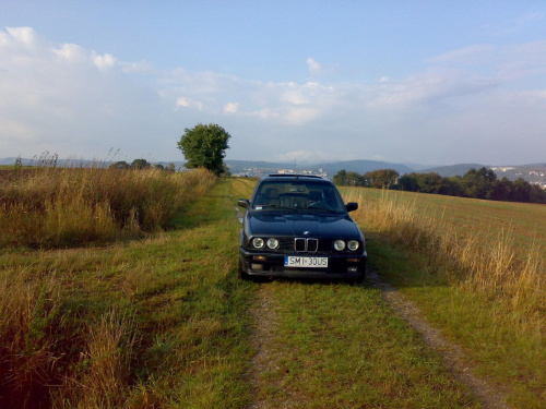 BMW 320i e30