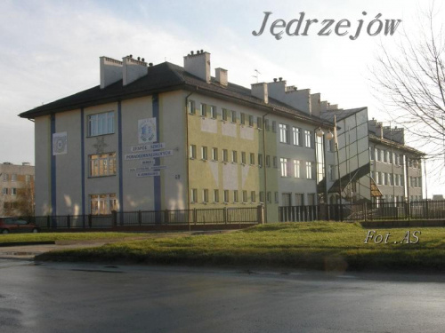 Szkoła Ponadgimnazjalna w Jędrzejowie #Jędrzejów #SzkołaArchitektura