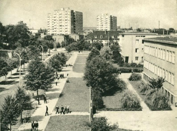 Poznań_Ulica Osiedlow na Dębcu