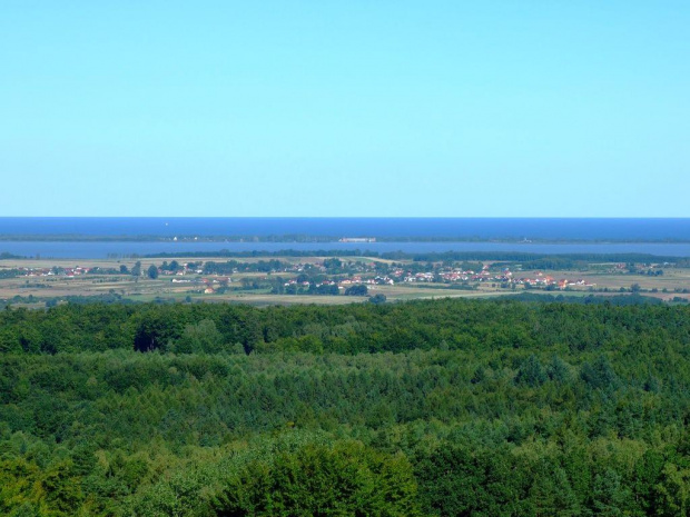 Widok z Góry Chełmskiej na J.Jamno ,Unieście między nim a Morzem Bałtyckim