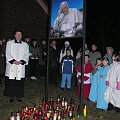 Foto. S. Nicewicz - Jan Paweł II w rocznicę śmierci - montaż słowno-muzyczny w wykonaniu młodzieży z Parafii Najświętszego Serca Jezusowego w Koźle w dniu 02-04-2008r #Swięty #Brunon #Droga #KrzyżowaKozioł #foto #nicewicz #góra #Jan
