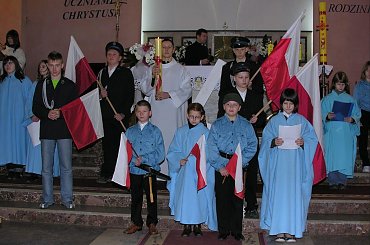 Foto. S. Nicewicz 11 Listopada 2008r. Montaż słowno-muzyczny w wykonaniu młodzieży z Parafii Najświętszego Serca Jezusowego w Koźle #Nicewicz #Parafa #Najświętszego #Serca #Jezusowego #WKoźle #powiat #Gmina #Kolno #podlaskie #Jan #Paweł