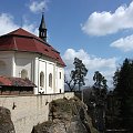 Widok na zamek Valdstejn w Czeskim Raju.. #Czechy #SkalneMiasto #hruboskalsko #ZamekValdstejn
