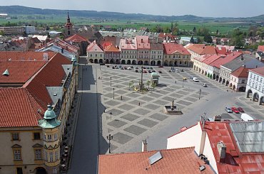 Widok na rynek w Jicinie z Valdickiej Brany #Czechy #CzeskiRaj #Jicin