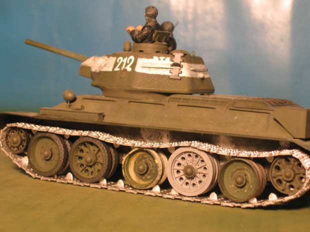 T34-76_N212_1-35 scale