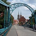 Ten most oczywiście ma swoją nazwę,ale dla Wrocławian to most miłości,tysiące kłódek na nim zapiętych przez zakochane pary deklarują,że ich miłość będzie trwać :)..nawet zakonnice są pod wrażeniem ;) #DolnyŚląsk #miasto #Wrocław